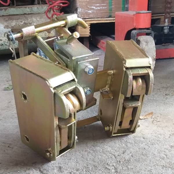 Mỏ kẹp phuy 2 đầu kẹp tải trọng kẹp 1 tấn