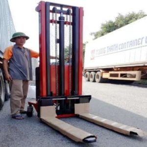 Xe nâng bán tự động trợ lái 2000kg CTDC20/20 nâng 2 mét