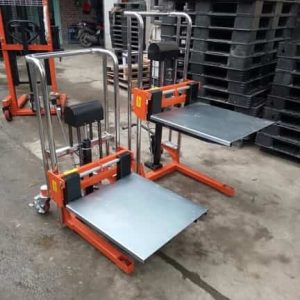 Xe nâng tay cao có mặt bàn 400kg 1.5M HS04/15